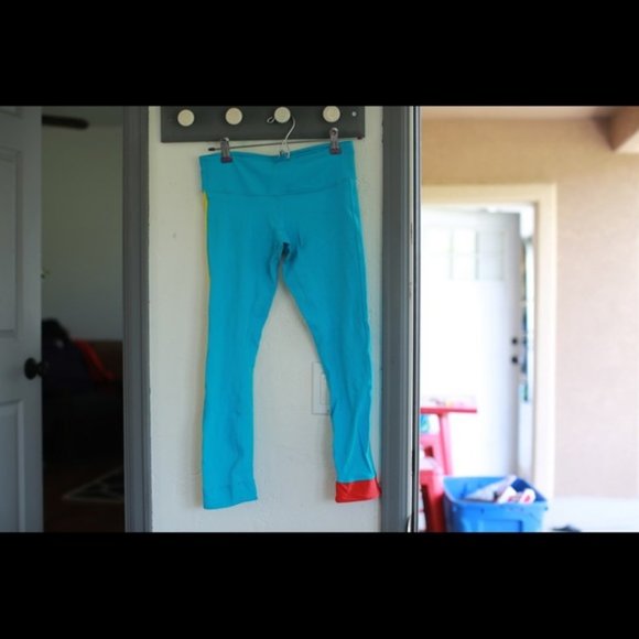 COPY - Bright fun 7/8 cropped lulu leggings - Picture 3 of 8